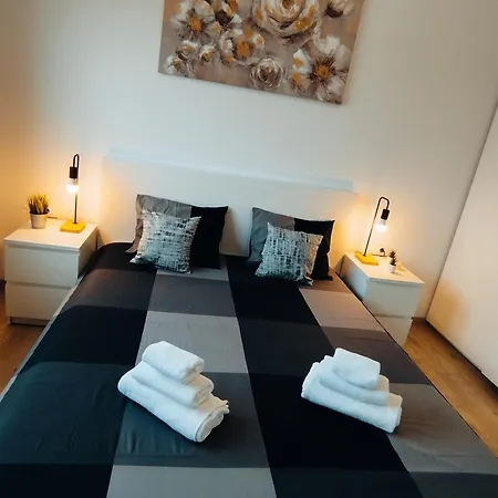Appartement Stefan - Modern & New & Private Parking Pula