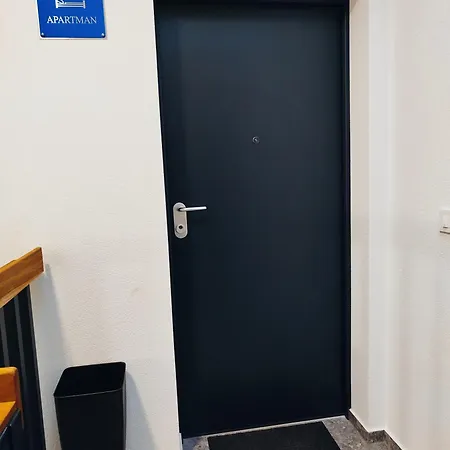 Stefan - Modern & New & Private Parking * Póla
