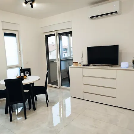Apartment Stefan - Modern & New & Private Parking